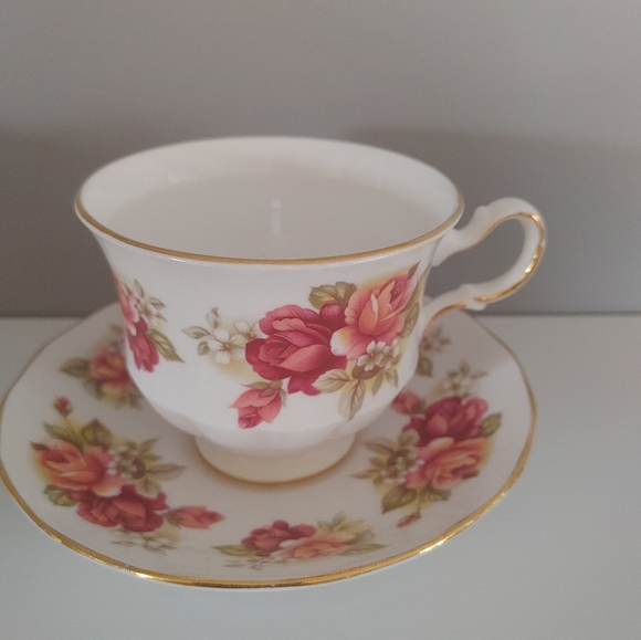 Vintage teacup candles - Picture 4 of 16